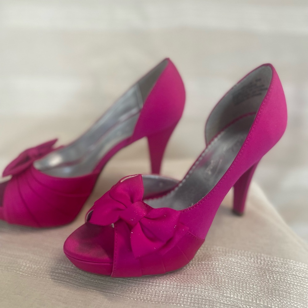Fushia/Hot Pink heels